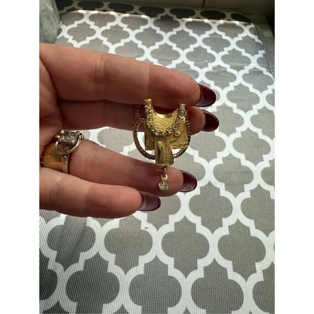 Vintage Western Horse Saddle Gold & Crystal Scarf Tie Tack EUC